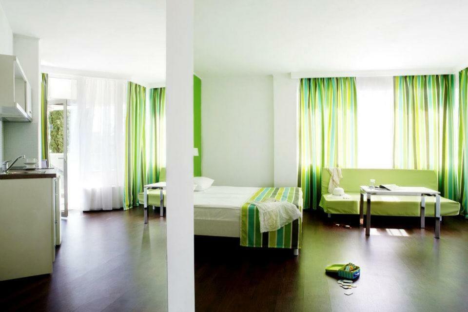 Green Park Hotel Golden Sands Exterior photo